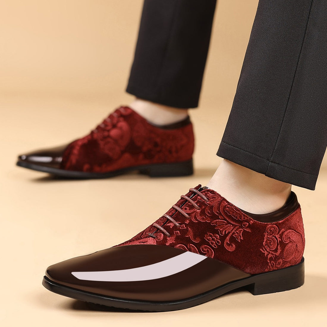 Shiny Business Pointed-toe Leather Shoes