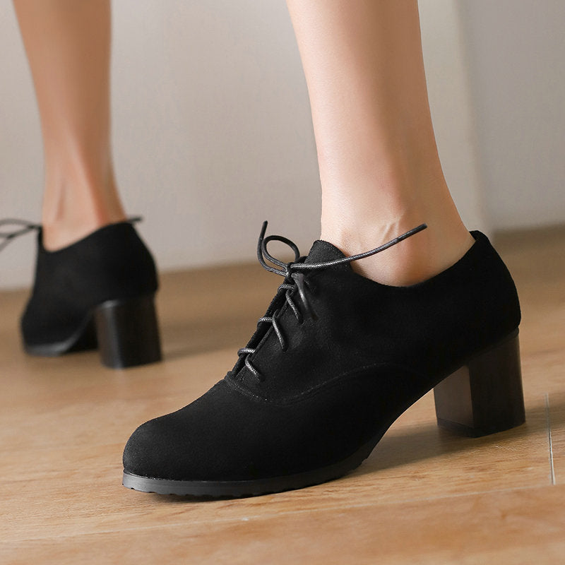 Womens Deep-v Cut Shoes With A Round Toe Chunky Heel And Matte Finish Featuring Front Lacing