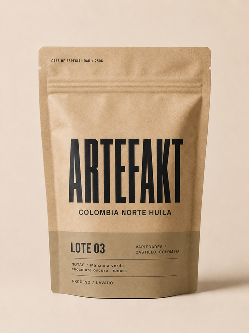 Artefakt Lote 03 Equilibrio — Colombia Norte Huila Santa Mónica, packaging caqui oliva 250g, Castillo Colombia lavado